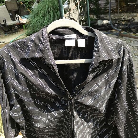 Women’s Black and White Button Down Top - Picture 9 of 9